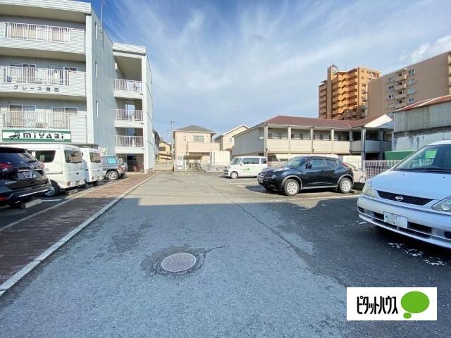 グレース吉田（303） 駐車場