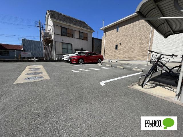 エクレール三宅　Ⅰ（102） 駐車場