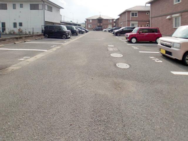 ピノ コラ（107） 駐車場