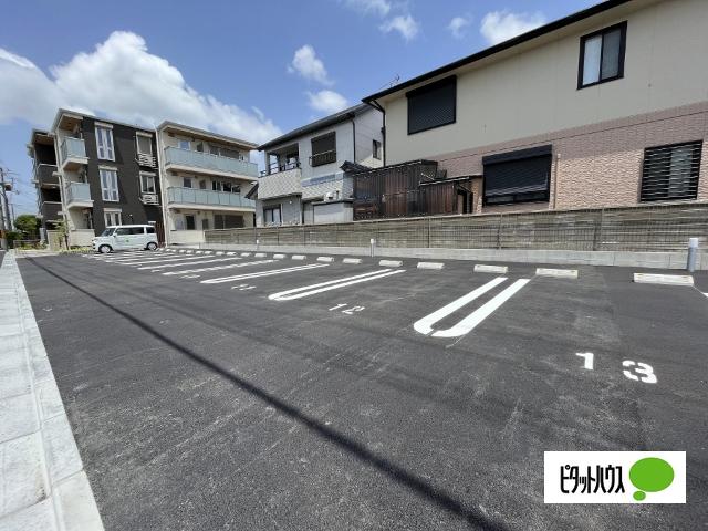La maison Chico Rich（ﾗ ﾒｿﾞﾝ ﾁｺ ﾘｯﾁ）（301） 駐車場