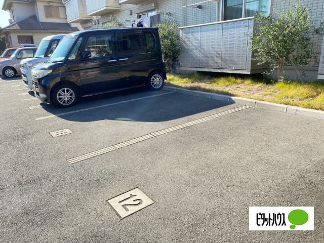 ドイスドゥアス（202） 駐車場