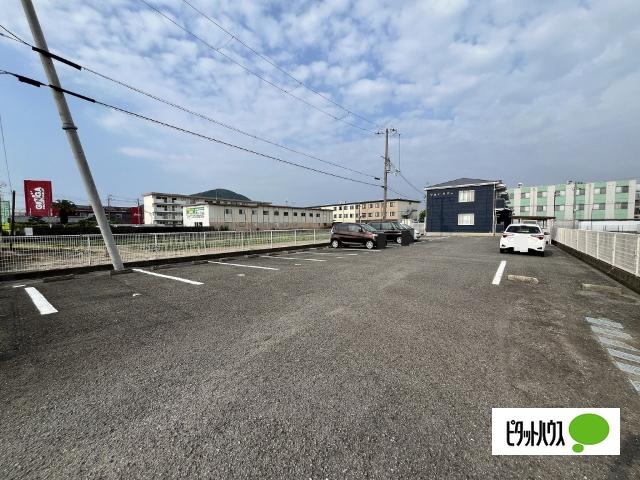 ジョイリバー（205） 駐車場