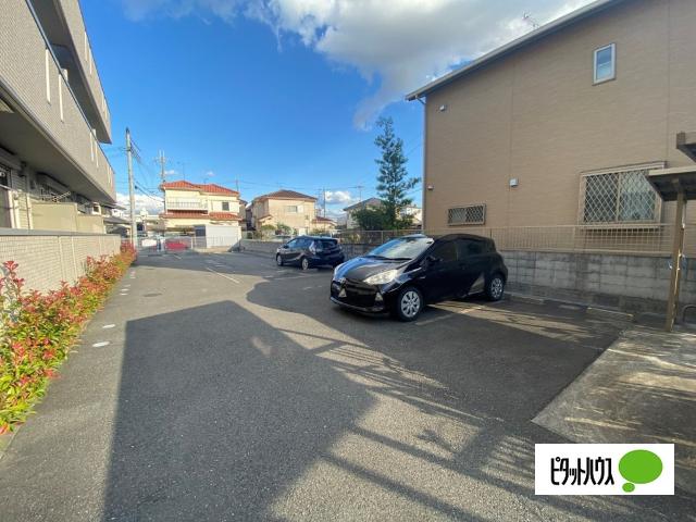 クリーク パレス（306） 駐車場