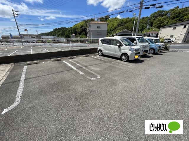 グランリアン　Ⅱ（205） 駐車場