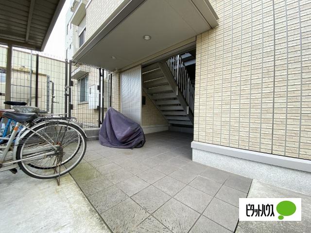 サン・アネックス（101） エントランス
