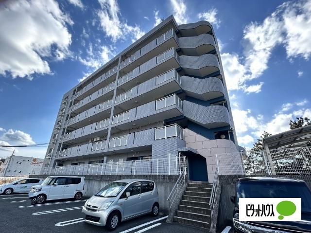 アズゥ−ル（105） 外観