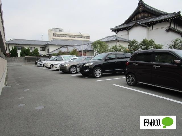 サンテラス吹上（203） 駐車場