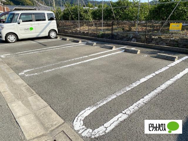 フレスコリーリオ　Ⅰ（102） 駐車場