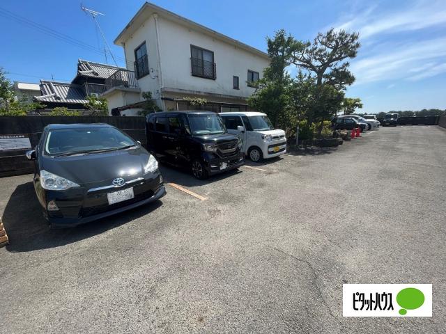 コートダジュール嶋（203） 駐車場