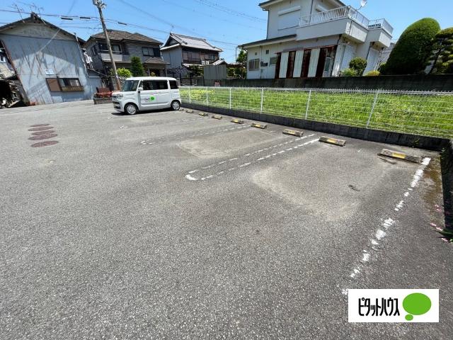 グラースアンジュⅡ（201） 駐車場