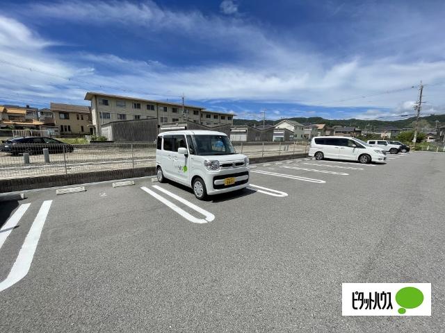 プティボヌールⅡ（105） 駐車場