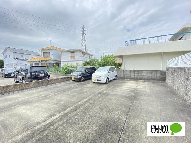 トゥインクルやすらぎ（201） 駐車場
