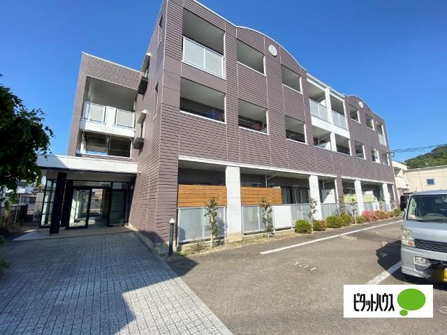 ラトゥール（102） 外観