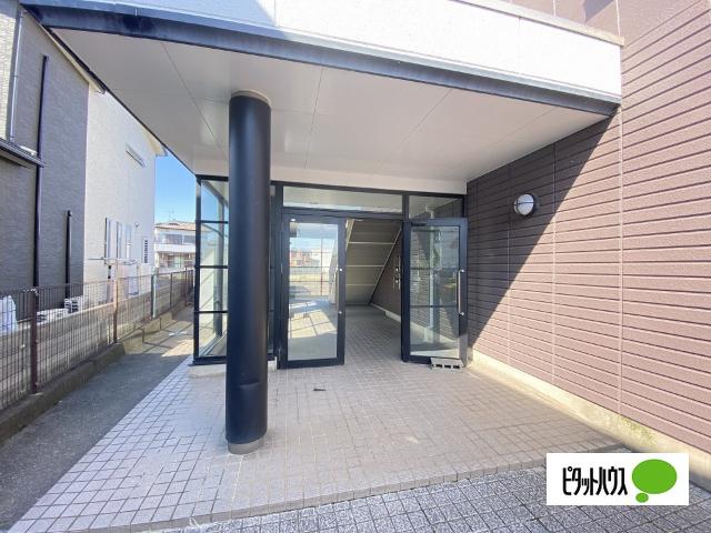 ラトゥール（102） エントランス