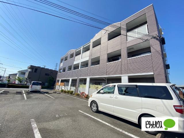 ラトゥール（102） 外観