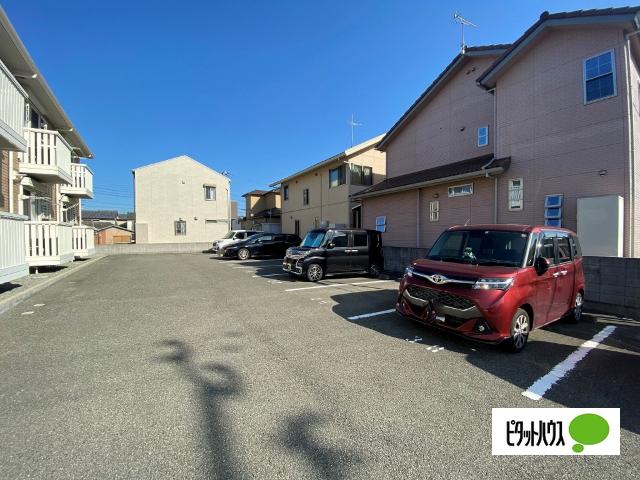 グランディールⅡ（108） 駐車場