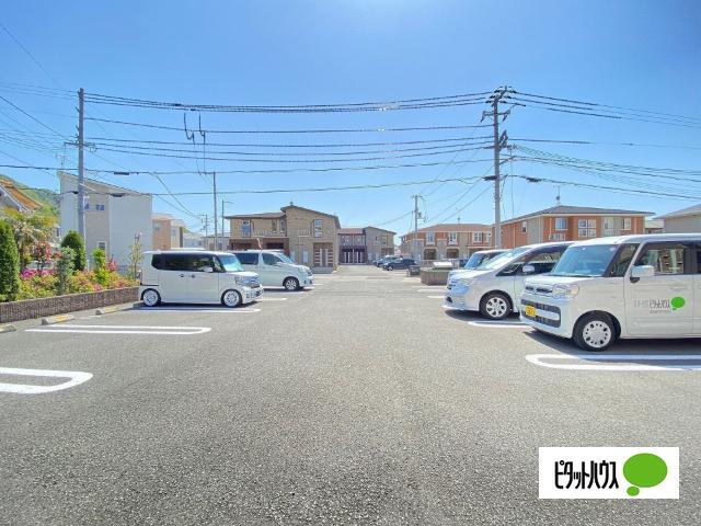 プリムローズ　Ⅱ（103） 駐車場