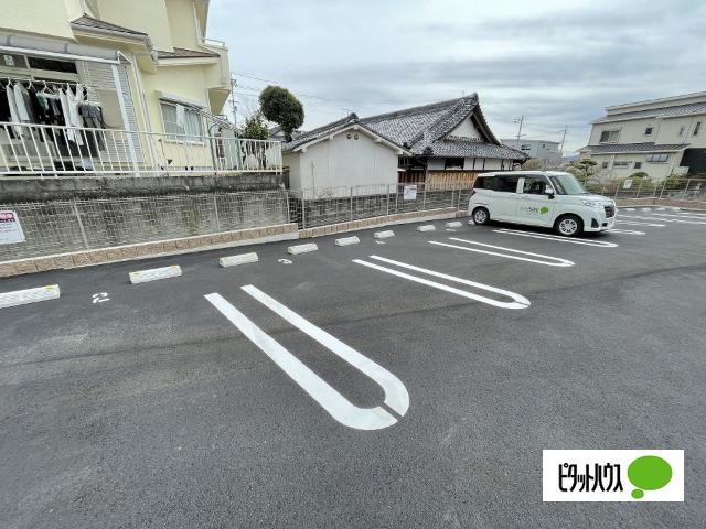 レットル・ダムールＴ（101） 駐車場