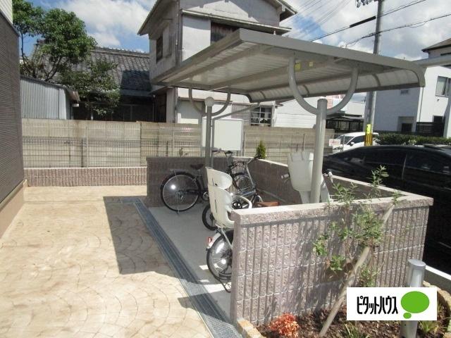 コンフォール（102） 駐車場
