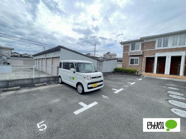 シャノアール　中迫（103） 駐車場