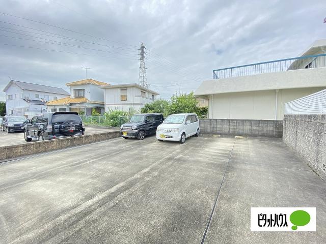 トゥインクルやすらぎ（201） 駐車場