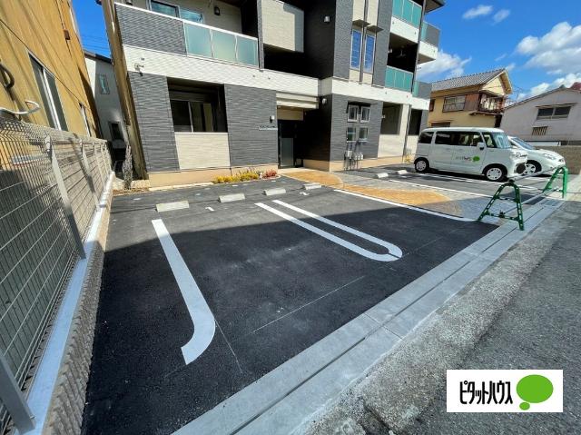 ヴィラ・コスタリカ（302） 駐車場