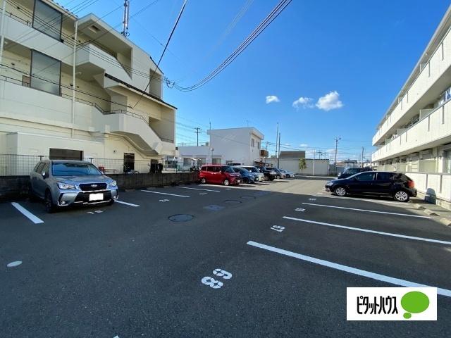 ファミリーメイト矢田　Ｂ棟（B201） 駐車場