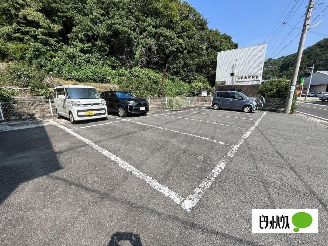 コーポサンシャイン（202） 駐車場