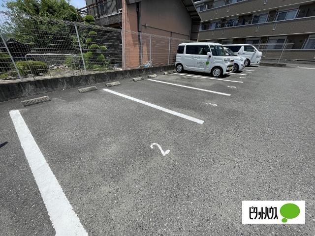 グレイス ヒルズ（106） 駐車場