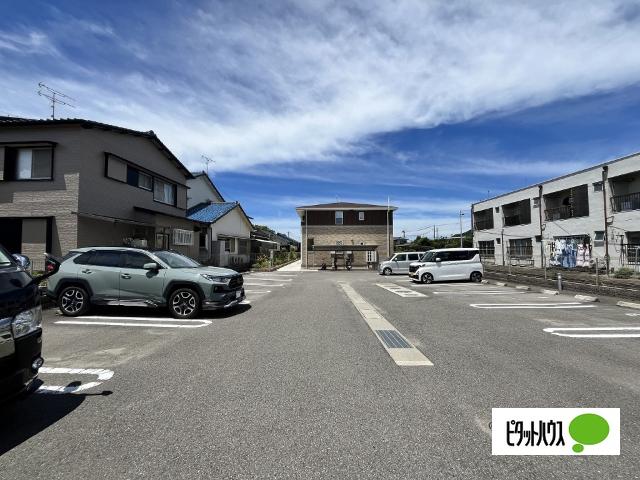 クレバーハウスⅡ（201） 駐車場