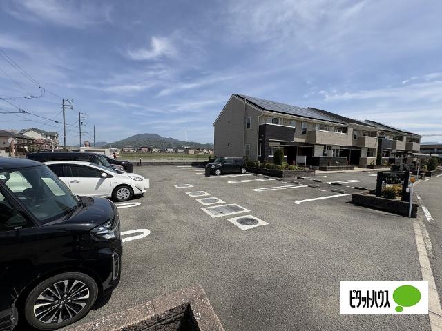 ウェル・パレス　Ⅱ（103） 駐車場