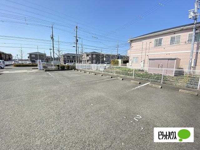 パレ・エクセランⅠ（101） 駐車場