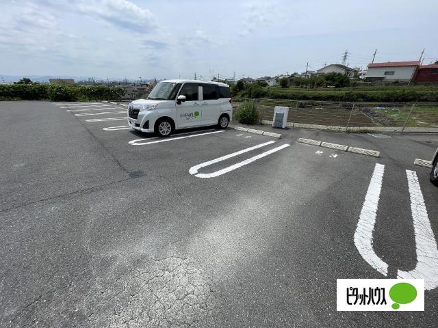 サニーホワイトⅦ（102） 駐車場