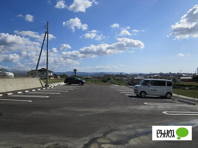 サニーホワイトⅦ（102） 駐車場