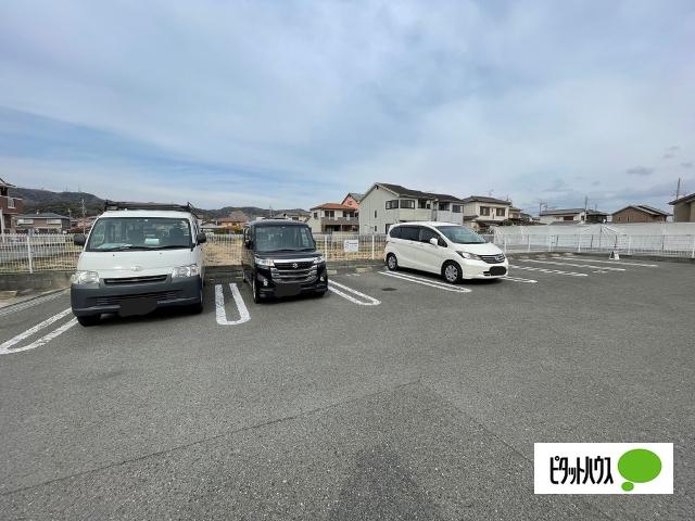 ボーヴィラージュ（106） 駐車場