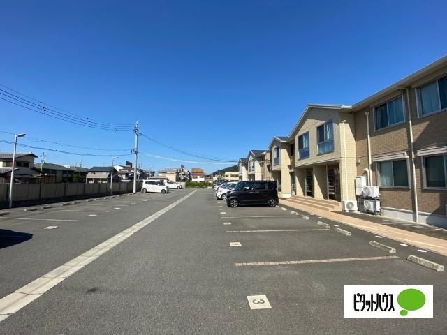 D-room内原（A203） 駐車場