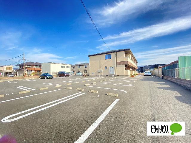 ボヌール岩橋　Ⅰ（202） 駐車場