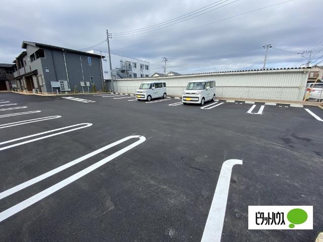 プレミアムガーデンⅠ（203） 駐車場