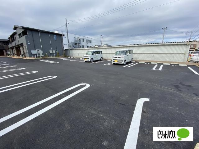 プレミアムガーデンⅠ（203） 駐車場