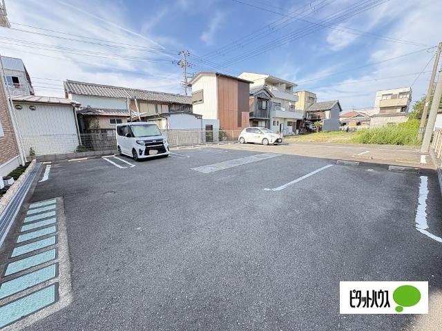 サーレ・内本町（203） 駐車場