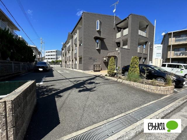リヴェール栄谷（205） 駐車場