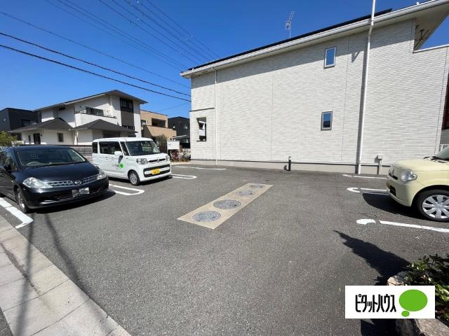 イデアール（101） 駐車場