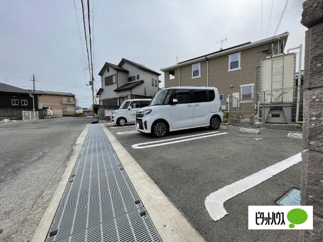 アン・ソレイユ（101） 駐車場