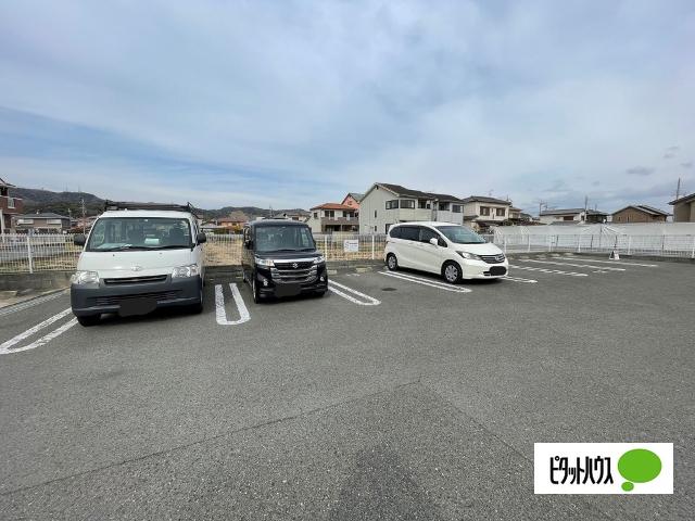 ボーヴィラージュ（103） 駐車場