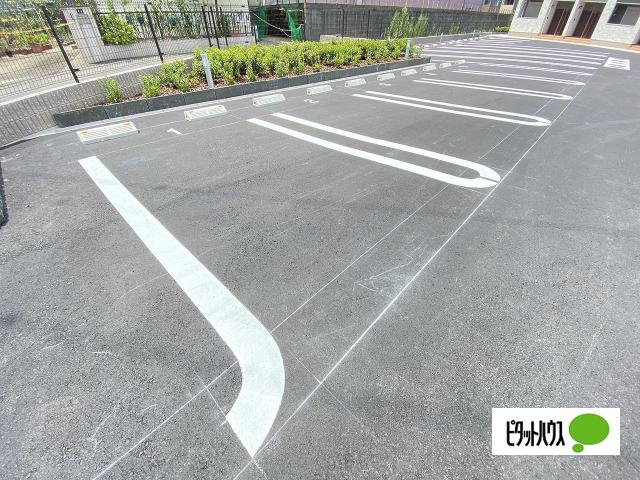 ミレ　グランデ　Ⅰ（201） 駐車場