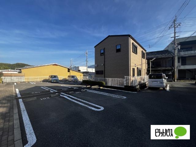 アスタ−ラビスタⅢ（203） 駐車場
