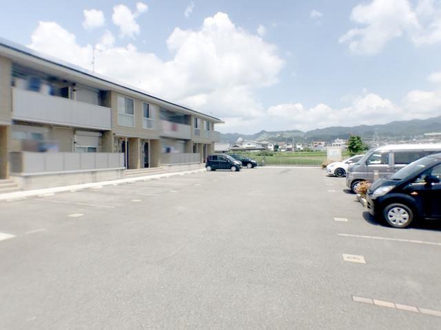 EAST VILLAGE 2015（206） 駐車場