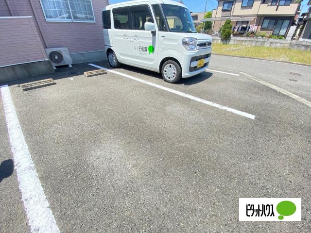 メゾン　ド　ヴィヴァーチェⅡ（201） 駐車場