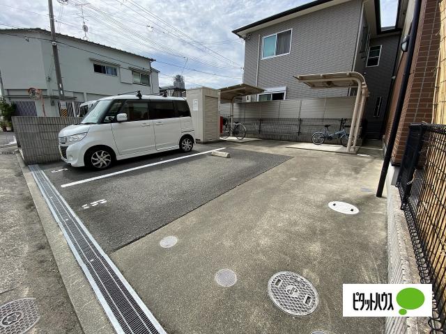 フジパレス小人町（203） 駐車場