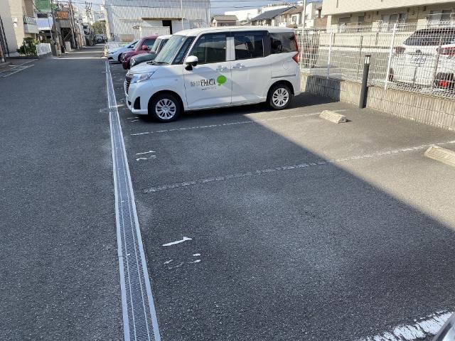 セゾン湊（107） 駐車場